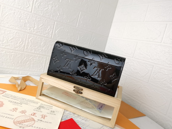 LVコピーウォレット背面デザイン